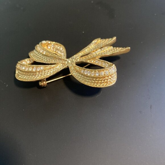 Vintage Bow Brooch Pin Signed Roman Estate Textured Gold Tone Metal Rhinestone R - Picture 4 of 16